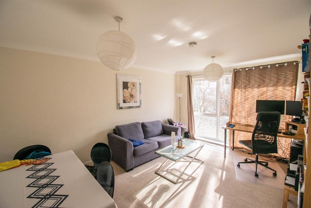 Jesmond Park West, Newcastle Upon Tyne 2 bed flat £800 pcm (£185 pw)