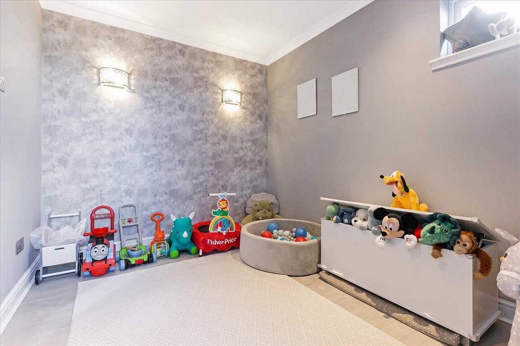 Family Room (2)
