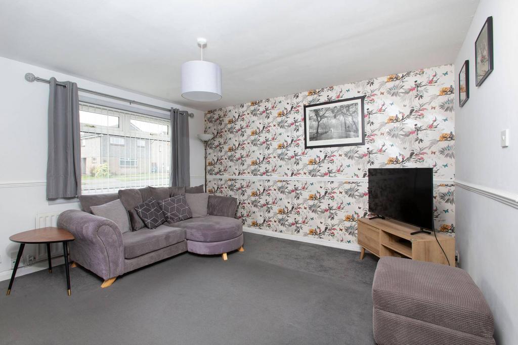 64 Ralston Drive, Kirkcaldy, KY2 6XS 3 bed semidetached house £165,000