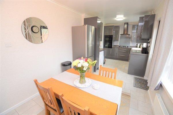 Open plan kitchen/diner
