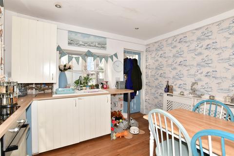 40 East Cliff, Dover, CT16 1LS