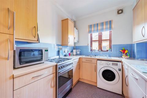 7 Weycombe Road, Haslemere, GU27 1EL