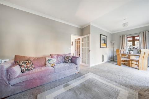 7 Weycombe Road, Haslemere, GU27 1EL