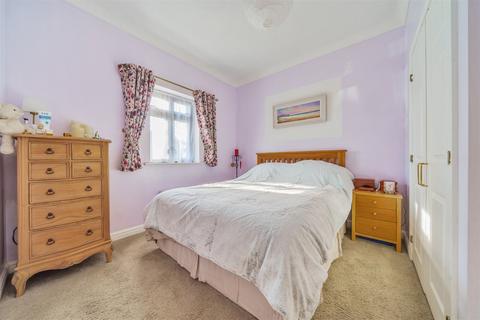 7 Weycombe Road, Haslemere, GU27 1EL