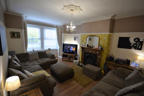 4 bedroom end of terrace house for sale, York Street, Whitefield, M45 6BH