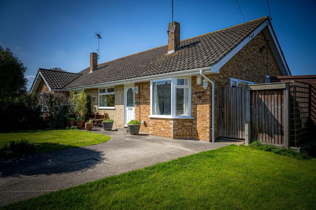 Ham Shades Lane, Whitstable, CT5 2 bed semidetached bungalow for sale