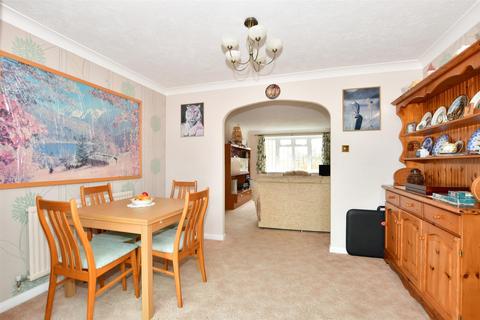 25 Apple Tree Walk, Climping, Littlehampton, BN17 5QN