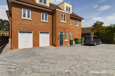 3 bedroom apartment to rent, Finchampstead Road, Finchampstead, Wokingham, Berkshire, RG40