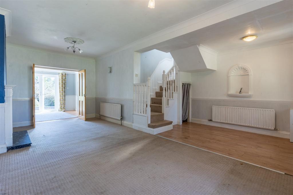 Old Birmingham Road, Lickey, B45 8ES 3 bed semidetached house £350,000