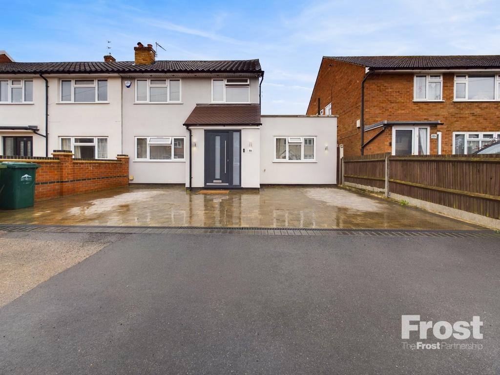 Adelaide Road, Ashford, Surrey, TW15 4 bed end of terrace house £2,500 pcm (£577 pw)