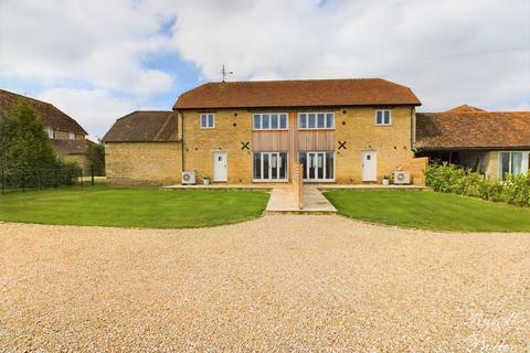 2 bedroom barn conversion to rent, Bicester Road, Twyford, Buckingham, Buckinghamshire, MK18