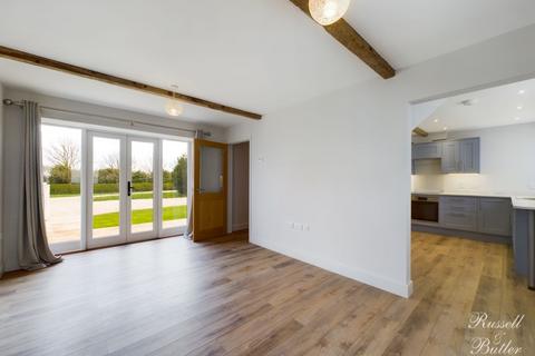 2 bedroom barn conversion to rent, Bicester Road, Twyford, Buckingham, Buckinghamshire, MK18