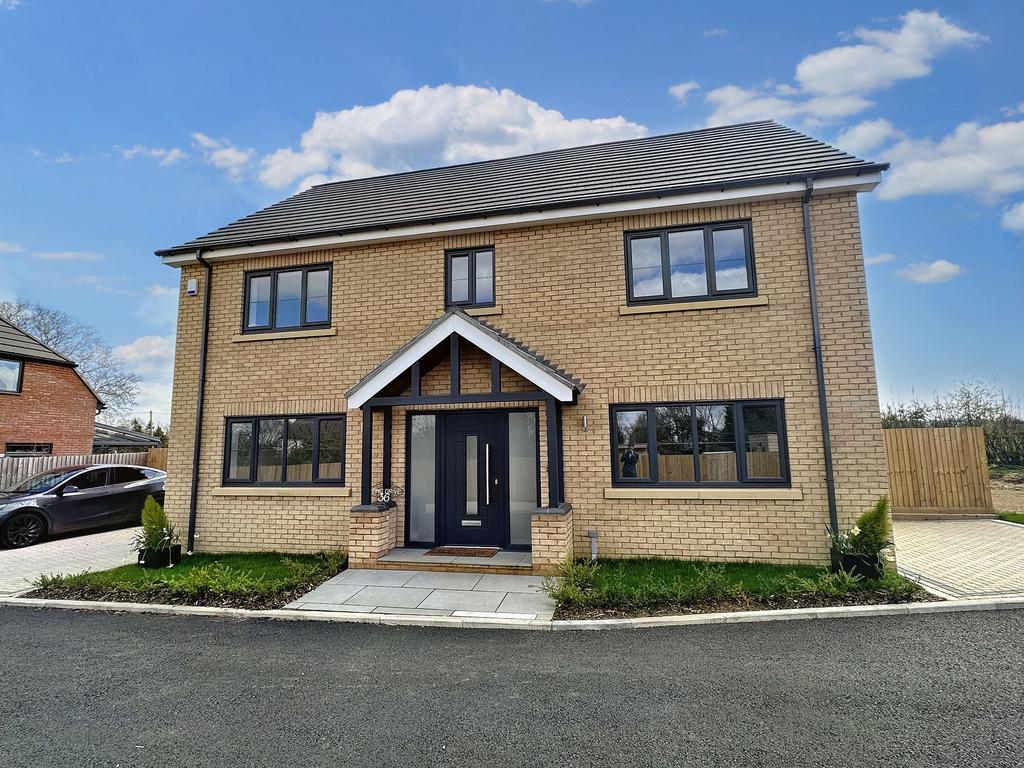Newport Road, Wavendon, MK17 5 bed detached house for sale £975,000