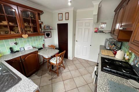 17 Hillcrest Drive, Porth, CF39 9HU