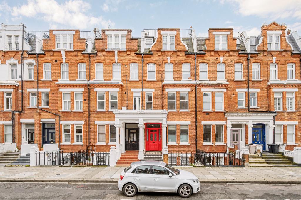 Comeragh Road, W14 2 bed apartment - £1,950 pcm (£450 pw)