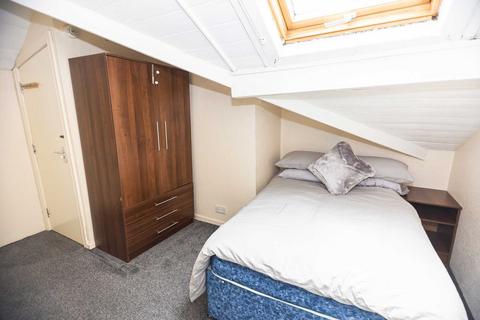 5 bedroom semi-detached house to rent, Edinburgh Road, Liverpool