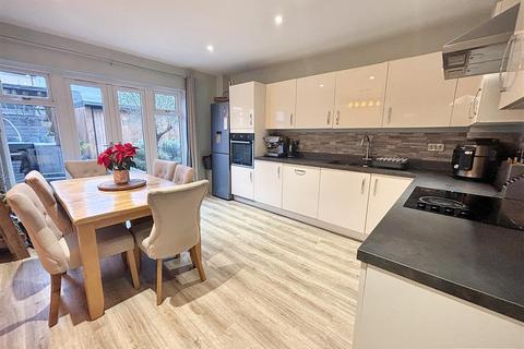 2 bedroom semi-detached house for sale, Market Mews, Exeter