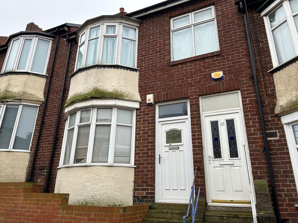 Caris Street, Deckham, Gateshead... 2 bed ground floor flat £40,000