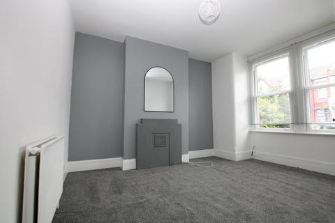 2 bedroom maisonette to rent, Deacon Road, Willesden