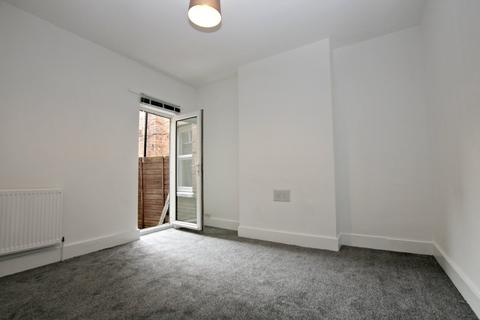 2 bedroom maisonette to rent, Deacon Road, Willesden