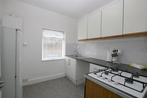 2 bedroom maisonette to rent, Deacon Road, Willesden