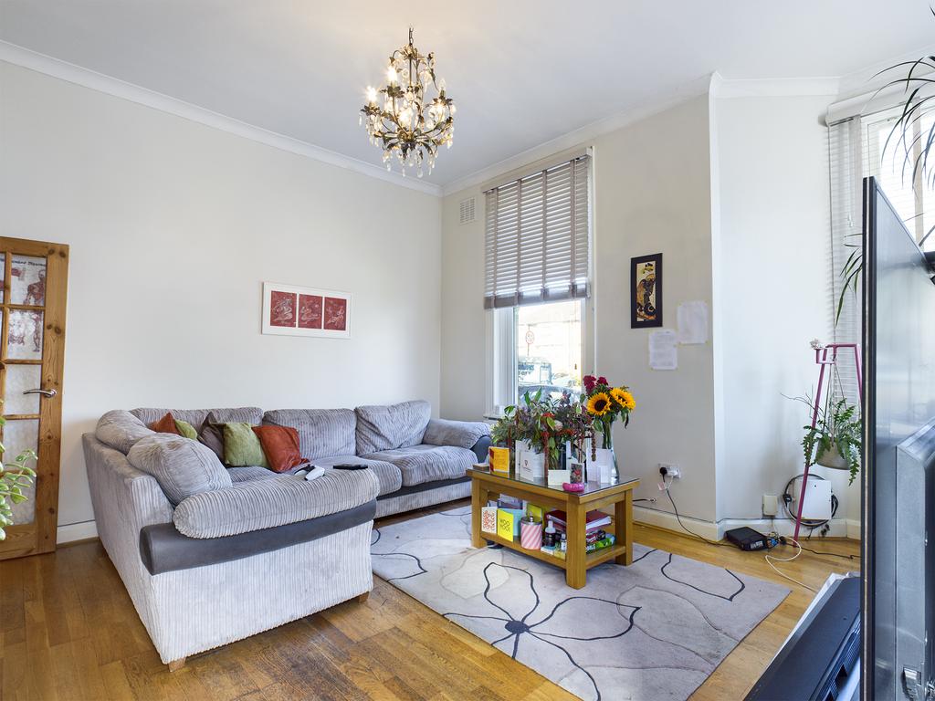 Manor Park Lewisham London SE13 5RL 2 bed flat £1,800 pcm (£415 pw)