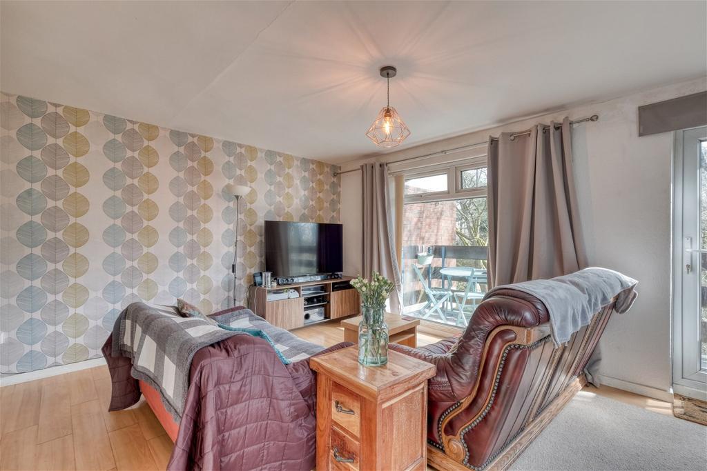 Southcrest Gardens, Southcrest... 2 bed flat £130,000