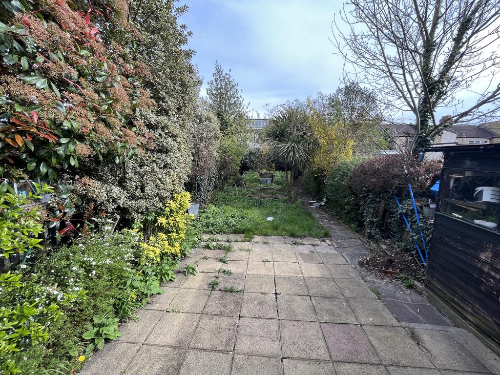 Quebec Road, Ilford, IG1 3 bed terraced house £525,000