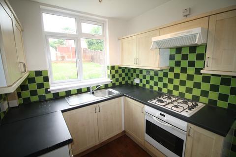 3 bedroom semi-detached house to rent, Chipperfield Road, Hemel Hempstead, Hertfordshire, HP3 0AQ