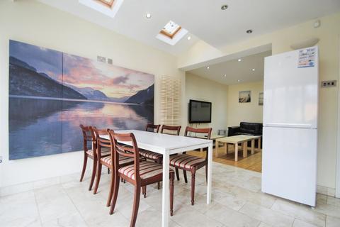 5 bedroom semi-detached house to rent, Kelburne Road, Cowley