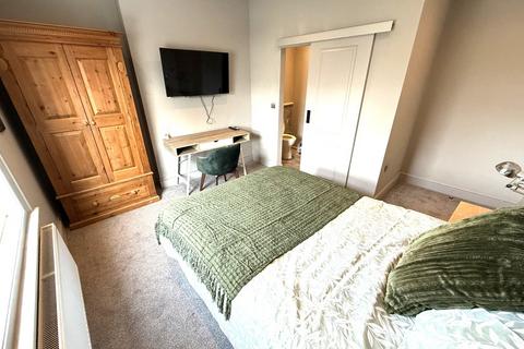 1 bedroom in a house share to rent, Howard Street, Reading