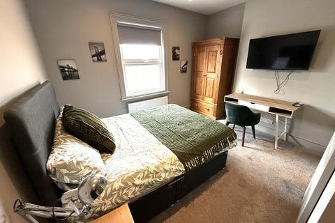 1 bedroom in a house share to rent, Howard Street, Reading
