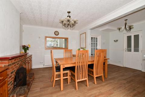 8 Chipstead Lane, Lower Kingswood, Tadworth, KT20 6RE