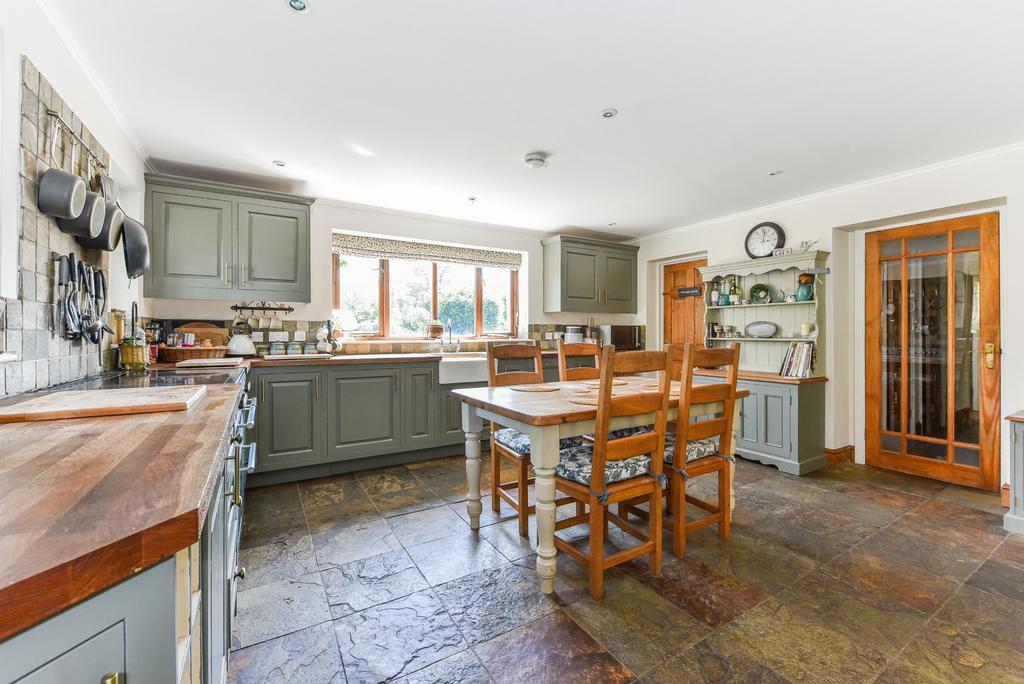 Kitchen/Dining