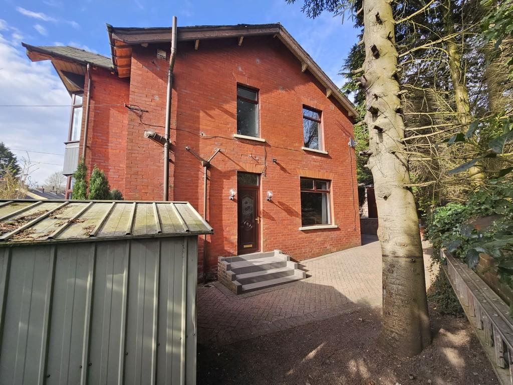 Bamford Road, Heywood, OL10 4AG 3 bed end of terrace house for sale £