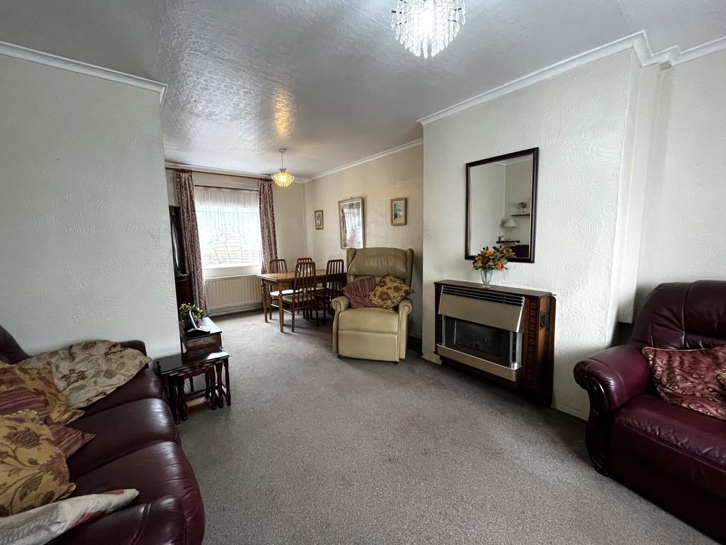 Manor Fields, Middlewich 2 bed semidetached house for sale £145,000