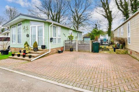 2 bedroom park home for sale, Woodlands Lodge Park, Ashford, Kent