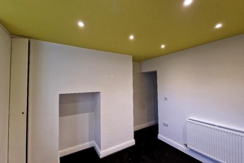 3 bedroom end of terrace house to rent, 3 Railway Street, Keighley, BD20