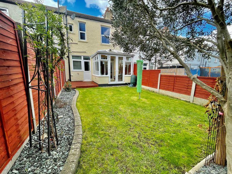 Brightwell Avenue, WestcliffOnSea 3 bed terraced house £330,000