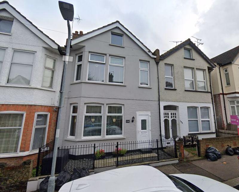 Brightwell Avenue, WestcliffOnSea 3 bed terraced house £330,000
