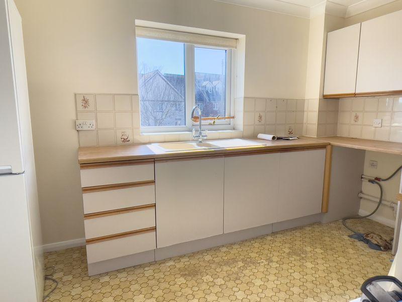 MiddletononSea, West Sussex 2 bed retirement property for sale £139,950