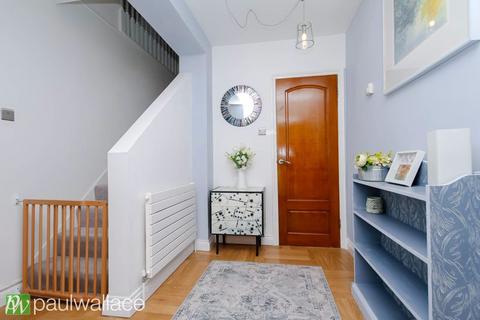 200 Beechfield, Hoddesdon, EN11 9QF
