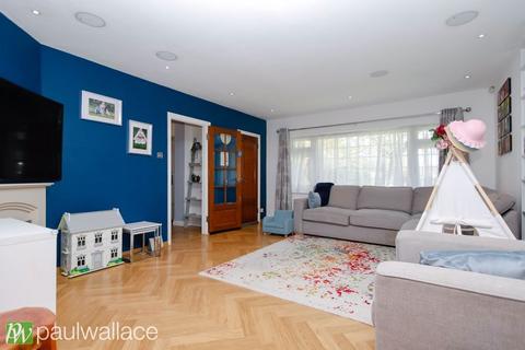 200 Beechfield, Hoddesdon, EN11 9QF