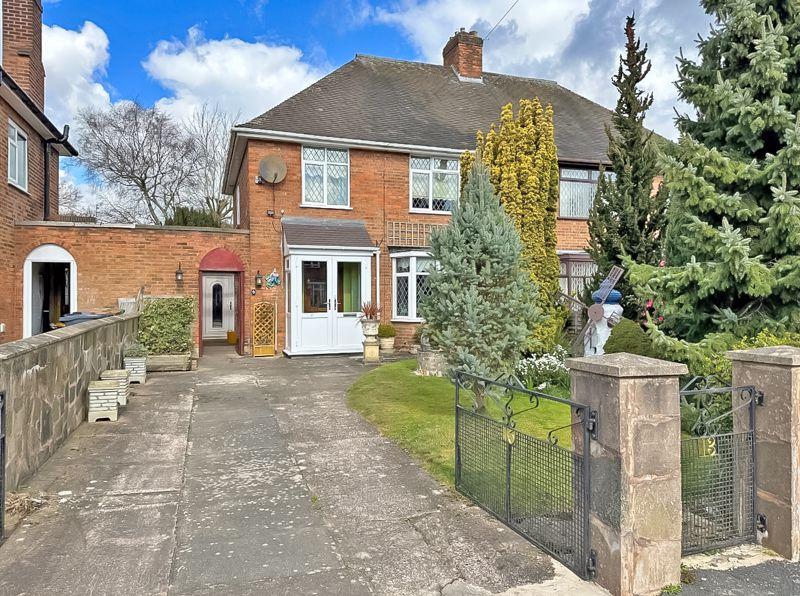 Stretton Road, New Invention, Willenhall 3 bed semidetached house £