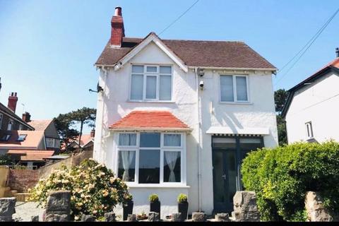 3 bedroom detached house for sale, Queens Avenue, Old Colwyn