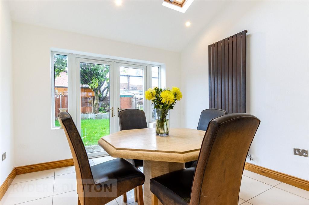 Park Avenue, Failsworth, Manchester... 3 bed semidetached house for