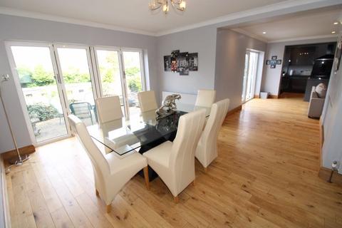 27 Stagbury Avenue, Chipstead, Coulsdon, CR5 3PD