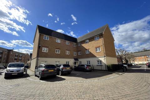 98 Caspian Way, Purfleet-on-thames, RM19 1LE