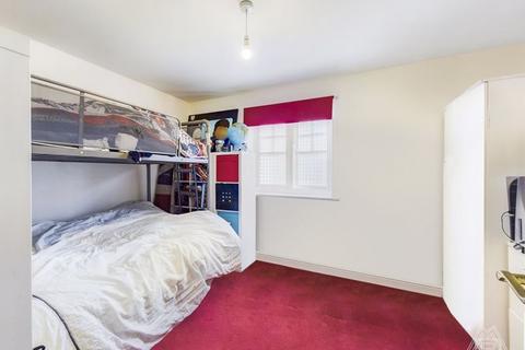 98 Caspian Way, Purfleet-on-thames, RM19 1LE