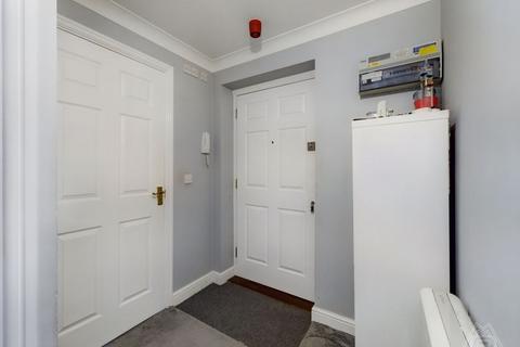 98 Caspian Way, Purfleet-on-thames, RM19 1LE